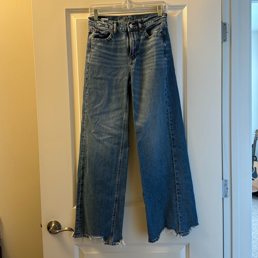 LIKE NEW AE Super High-Waisted Baggy Wide-Leg Jean - 0